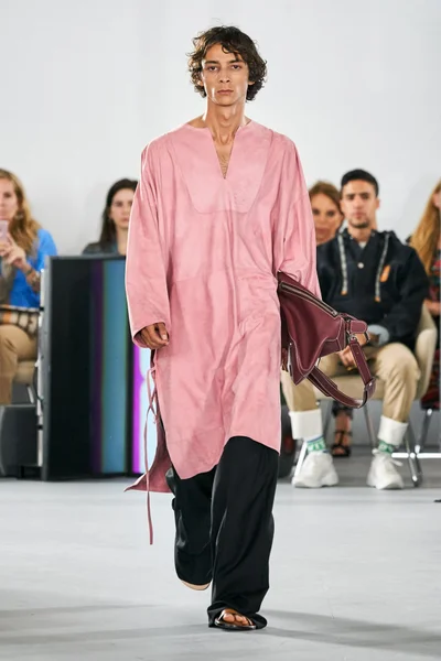 Look 15